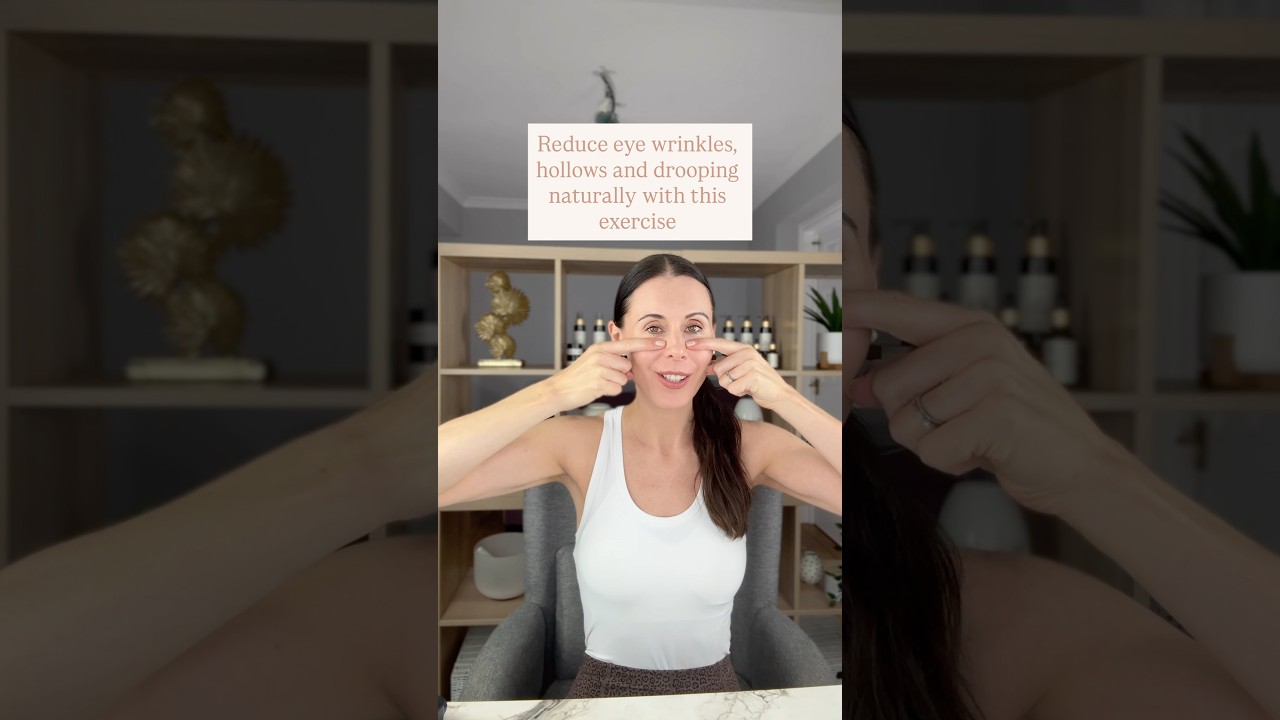 Уменьшите морщины вокруг глаз, впадины и опущение век естественным образом с помощью этого упражн...