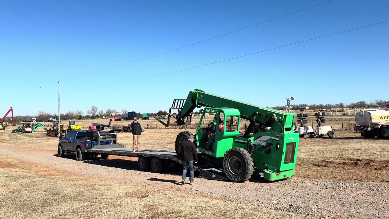 JLG 6042 Telehandler Loading On PJ Trailer