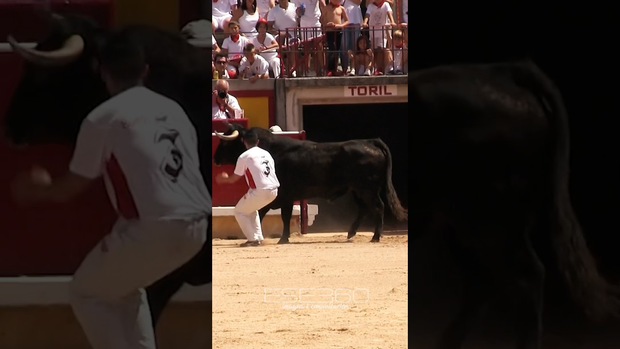 SALTA A UN ENORME TORO BRAVO M&Aacute;S ALTO QUE &Eacute;L #tricks #scary #bull
