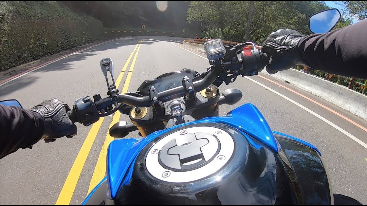 Suzuki GSX-S750 on beautiful mountain road/mivv slip on