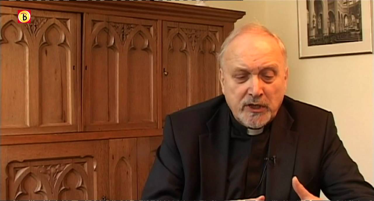Pastoor Mennen over de kerk en homo's