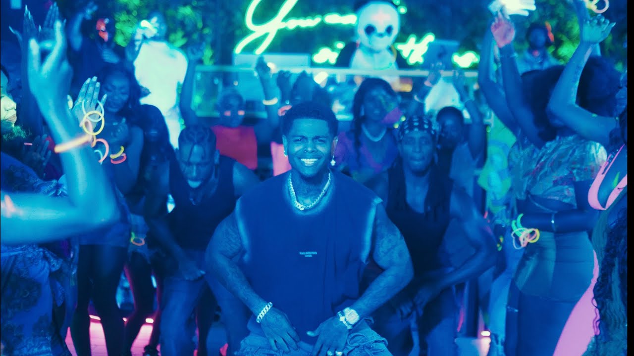 Mechie So Crazy - Love Don't Wait (Official Video)