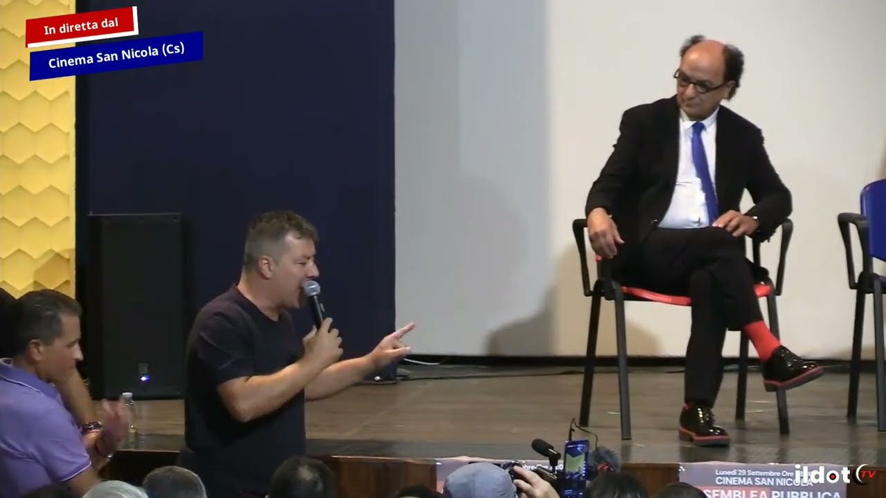 L'assemblea pubblica indetta dai tifosi del Cosenza al Cinema San Nicola