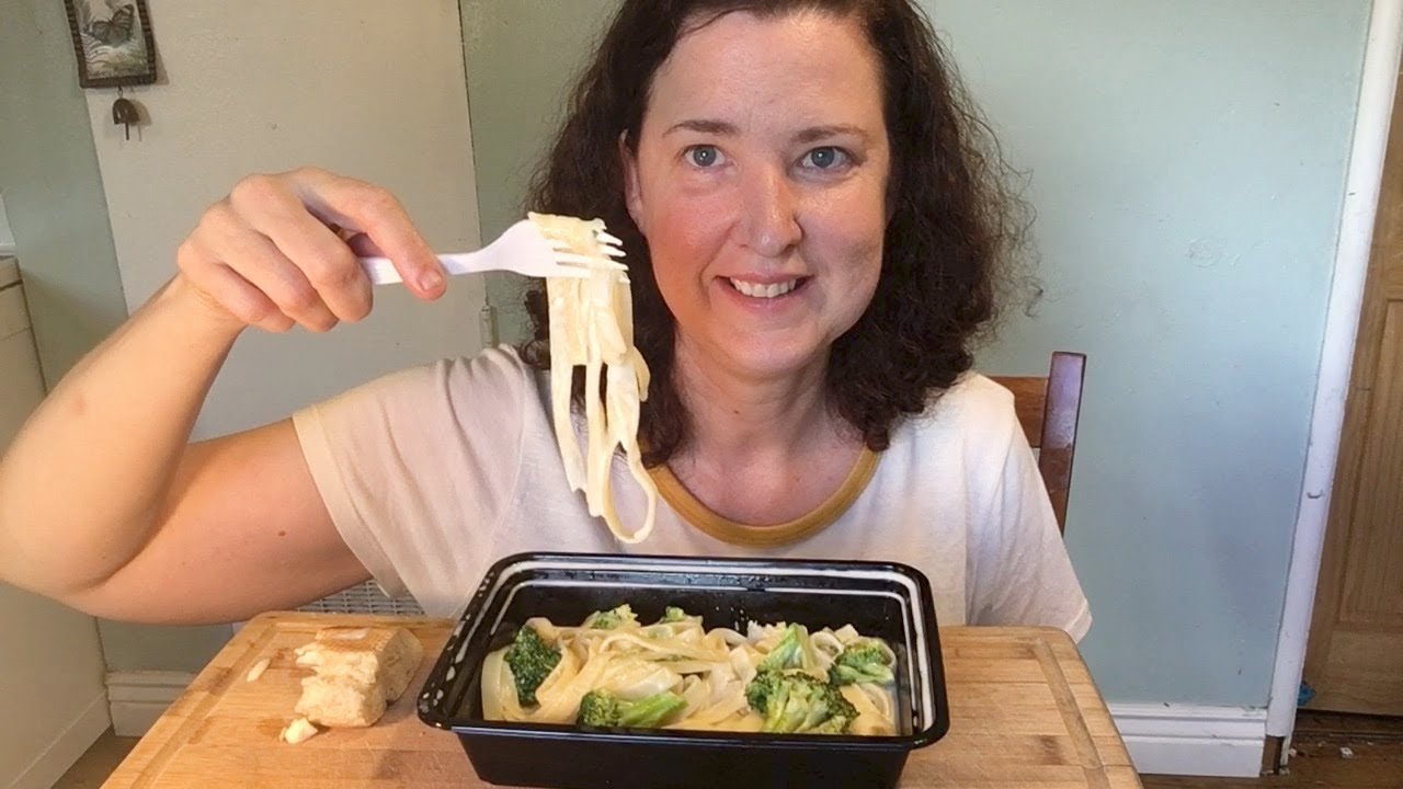 Mukbang | Fettuccine Alfredo | Messy Eating