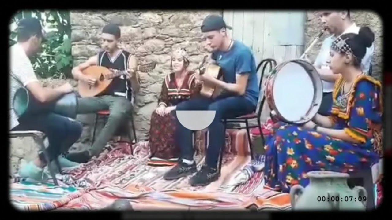 BELLE CHANSON D'AMOUR A SLIMANE AZEM - DUO BAHIA FARAH PAR FOUZIA TALEB ET KOCEILA (Atas isevraɣ)