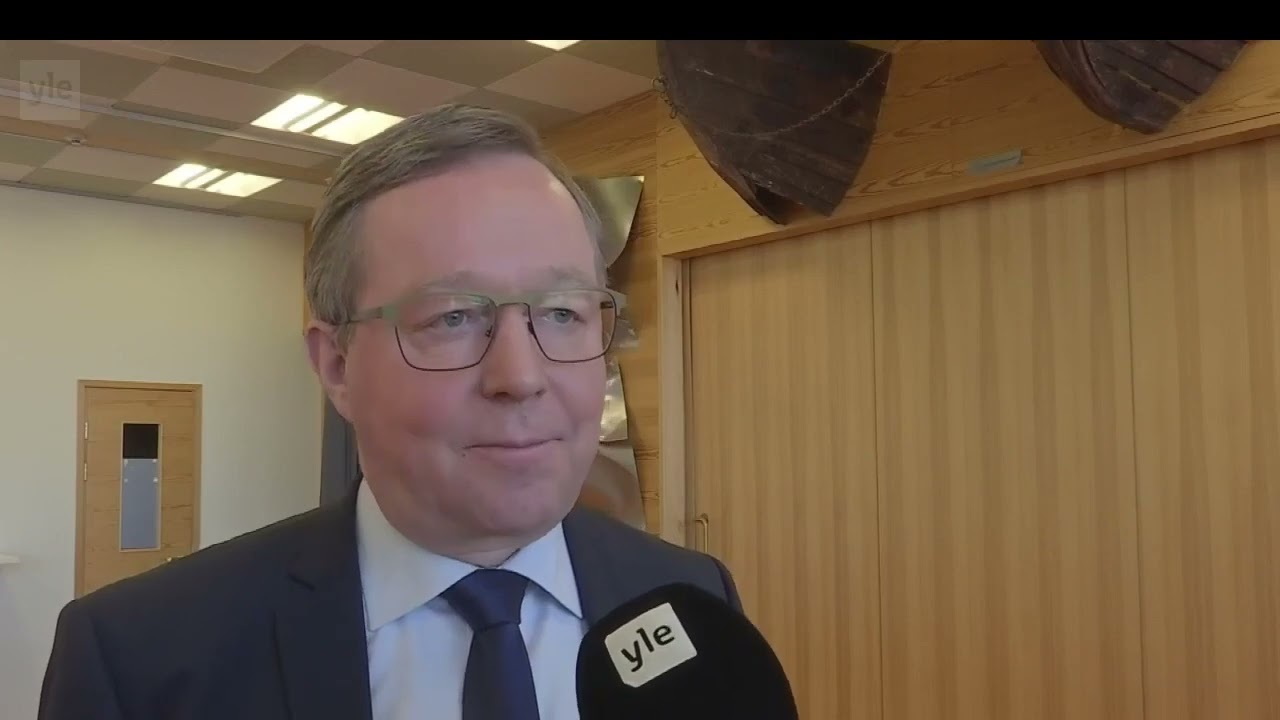 Lintilä vie puhelimen tutkittavaksi #Lintilä