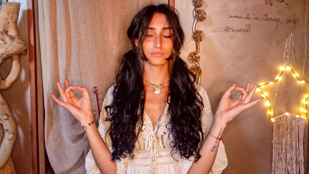 ASMR ITA | MEDITAZIONE E RILASSAMENTO GUIDATO 😌🌸| INTENSE WHISPERING AND SOFT SPOKEN