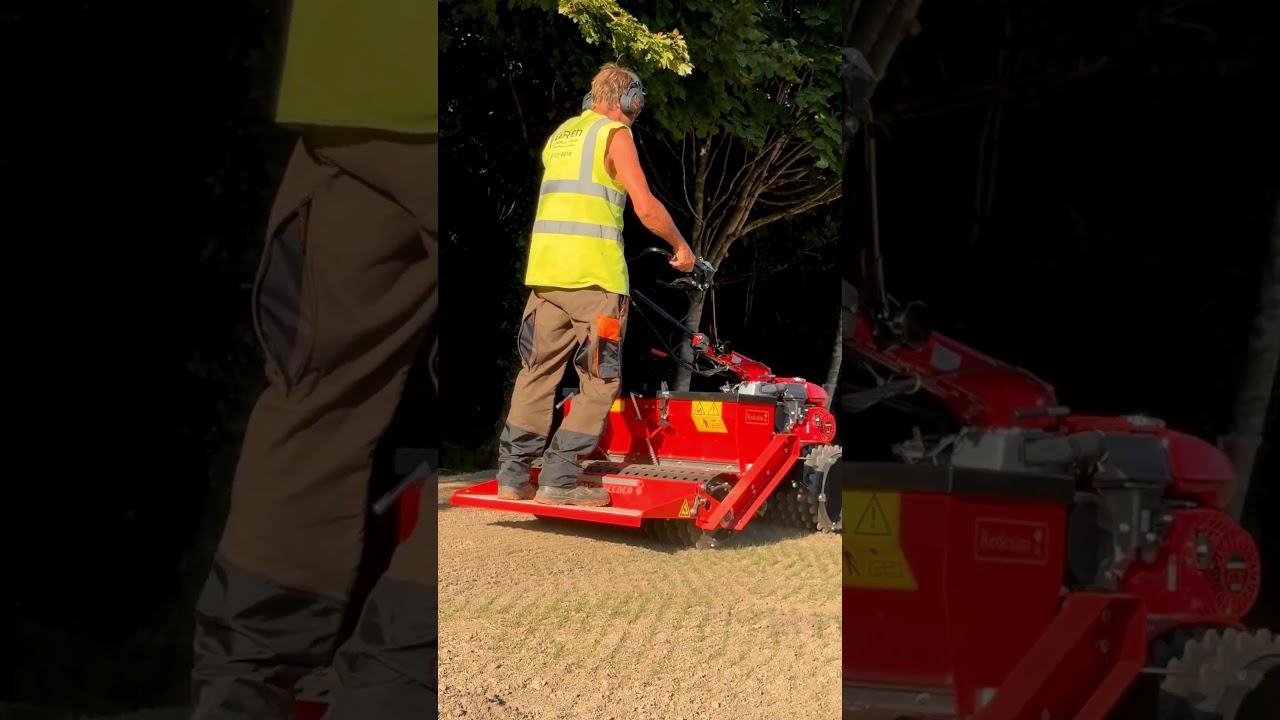 Cultipack Seeder 910 - Self-Propelled Overseeder - Landscape Seeder