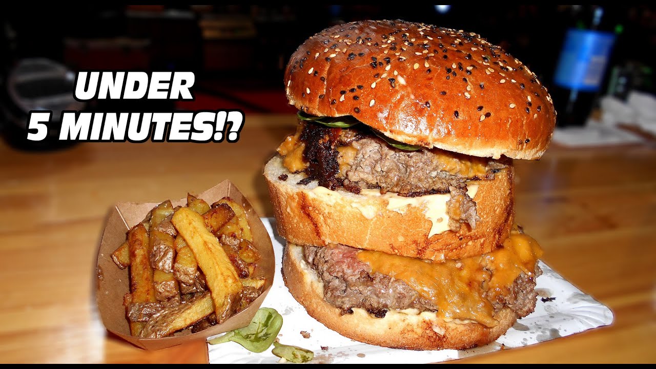 2kg (4.5lbs) Burger Eating Contest | Burger Arena 2020