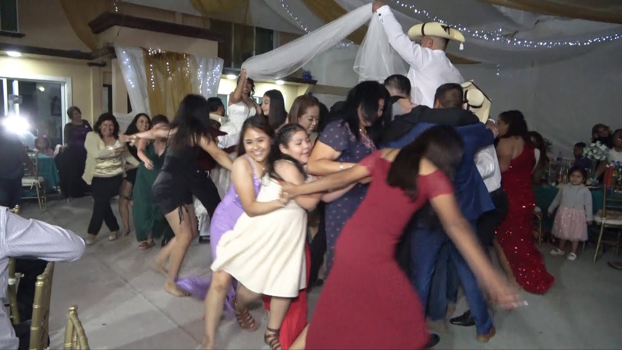 VÍBORA DE LA MAR EN LA BODA DE MAURICIO Y KARINA MIRA QUE BONITO.