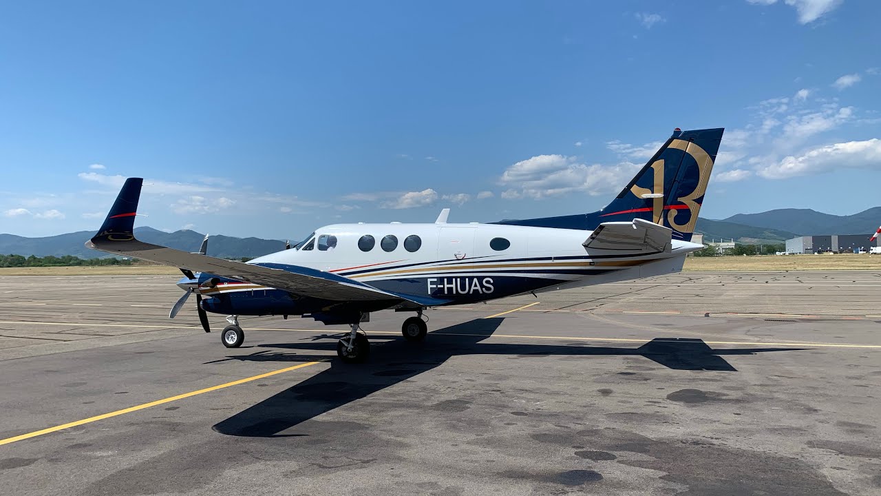 Beech C90A King Air full startup (ENGINE SOUND)
