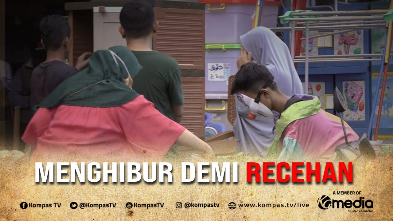 Menghibur Demi Recehan | BERKAS KOMPAS