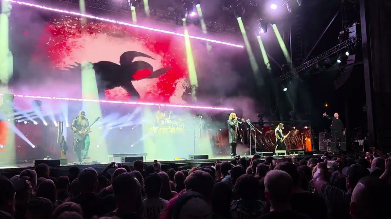 Three Days Grace- Apologies (live in Scranton 2025)