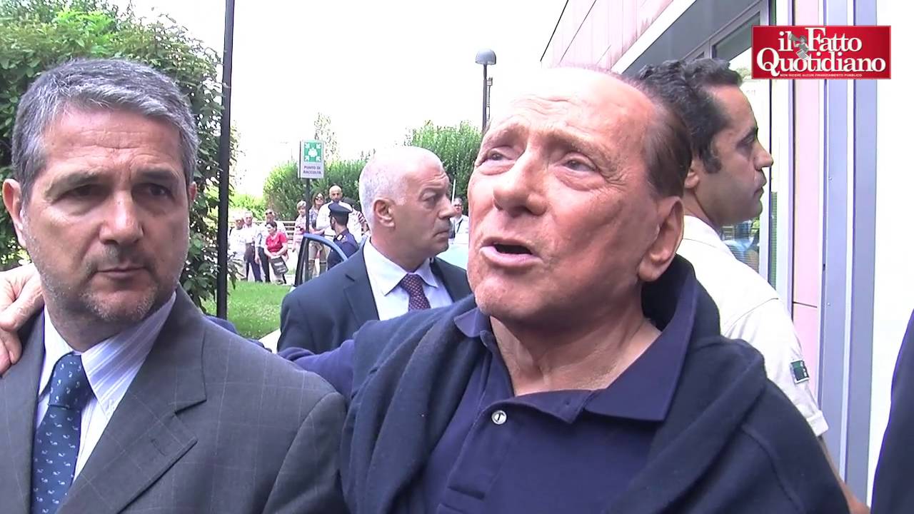 Berlusconi lascia l'ospedale: “Prova dolorosa. Politica? Spero non ci sia più bisogno di me”