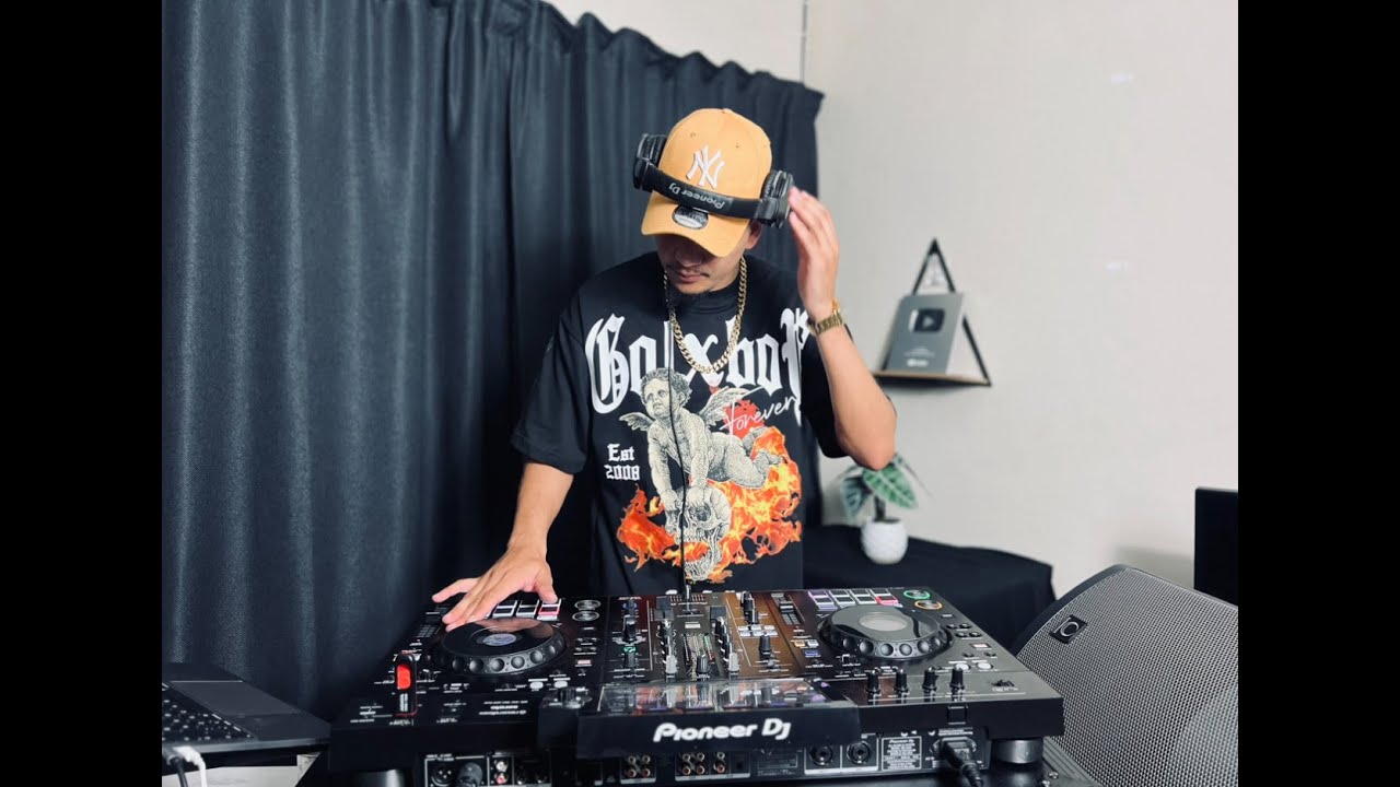The Ice Flake Show Season 11 Episode 4 Early 2000s Hip Hop Jazz & RnB Mix 2025