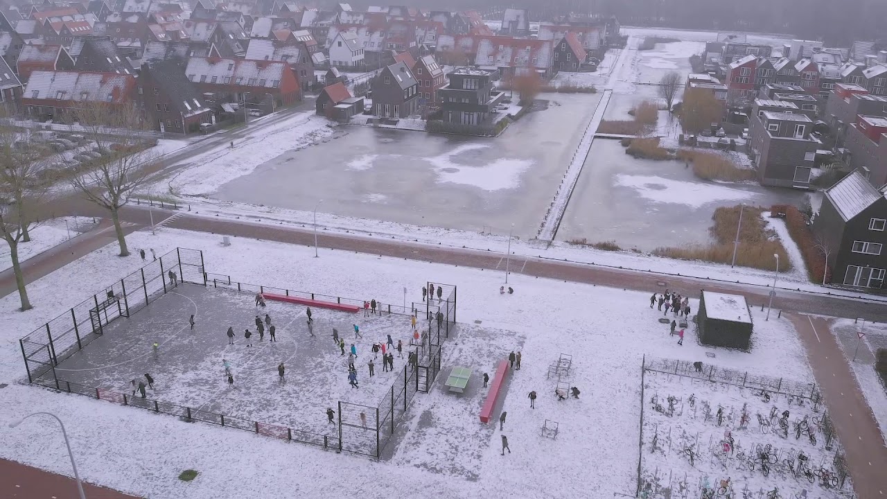 Pittoreske beelden van de eerste sneeuwbui van 2019 in Ypenburg.
