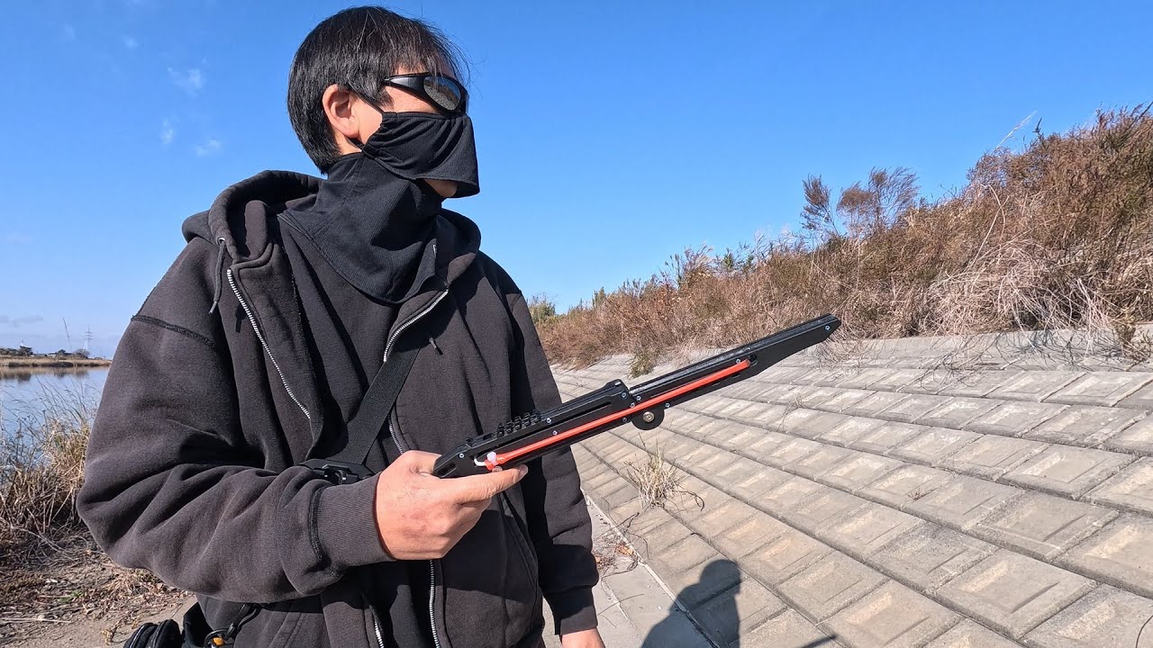 (´・ω・｀)ｼｮﾎﾞｰﾝなスリングショットピストル