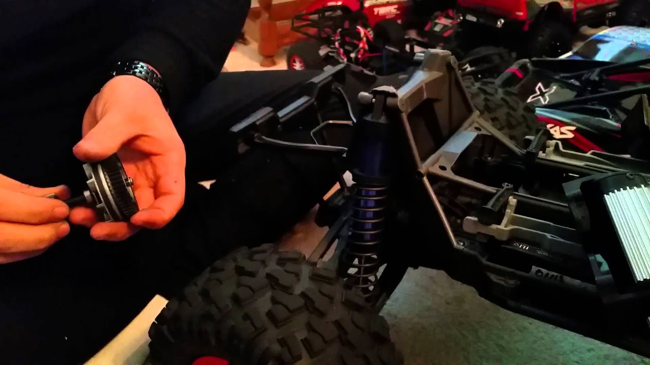 X-Maxx: How to access and properly tighten the slipper clutch