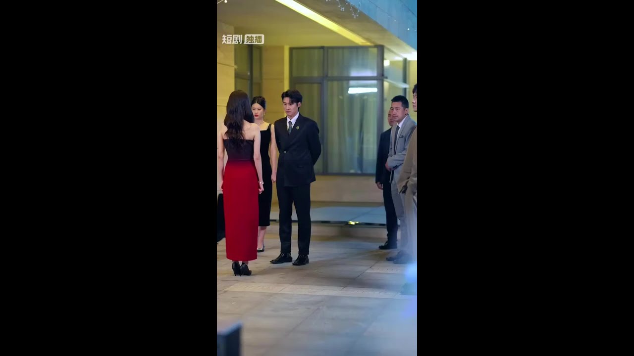 #关注我一起追剧每天更新 #抖音追剧推荐 #笑容最治愈的女孩 #热播剧 #微剧吧