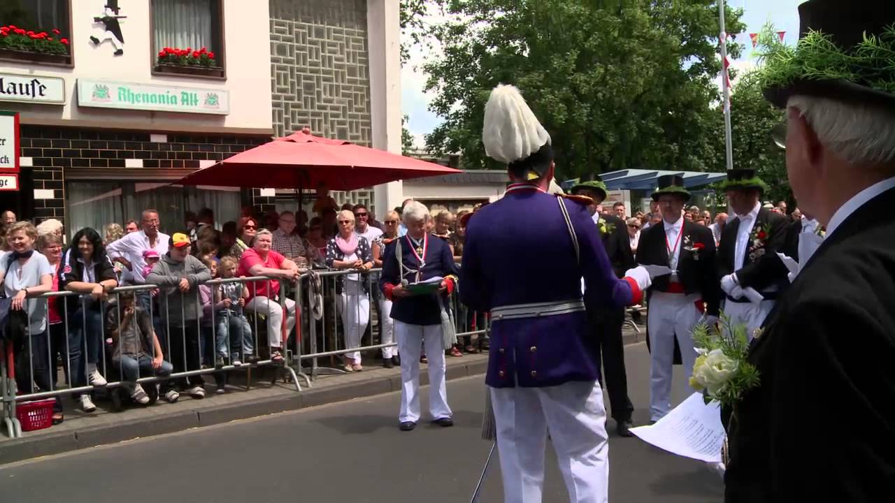 Große Königsparade vor dem Schützenkönig S.M. Markus I. und seinen Ehrengästen - 15. Juni 2014