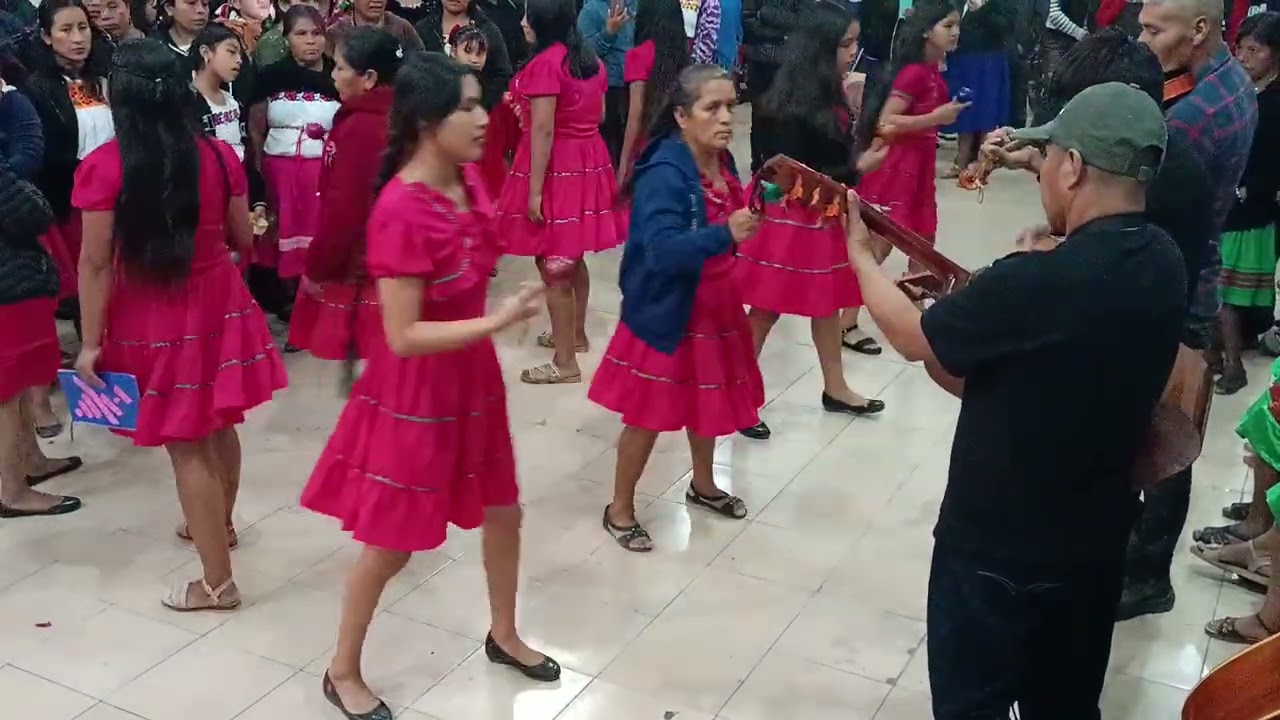 FIESTA patronal 08/12/2025 Xocotitla Xochiatipan Hidalgo, Danza de la localidad de el zapote