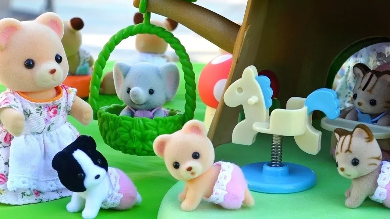 El juguete roto en la escuela de los animalitos | Muñecas y juguetes con Andre para niñas y niños