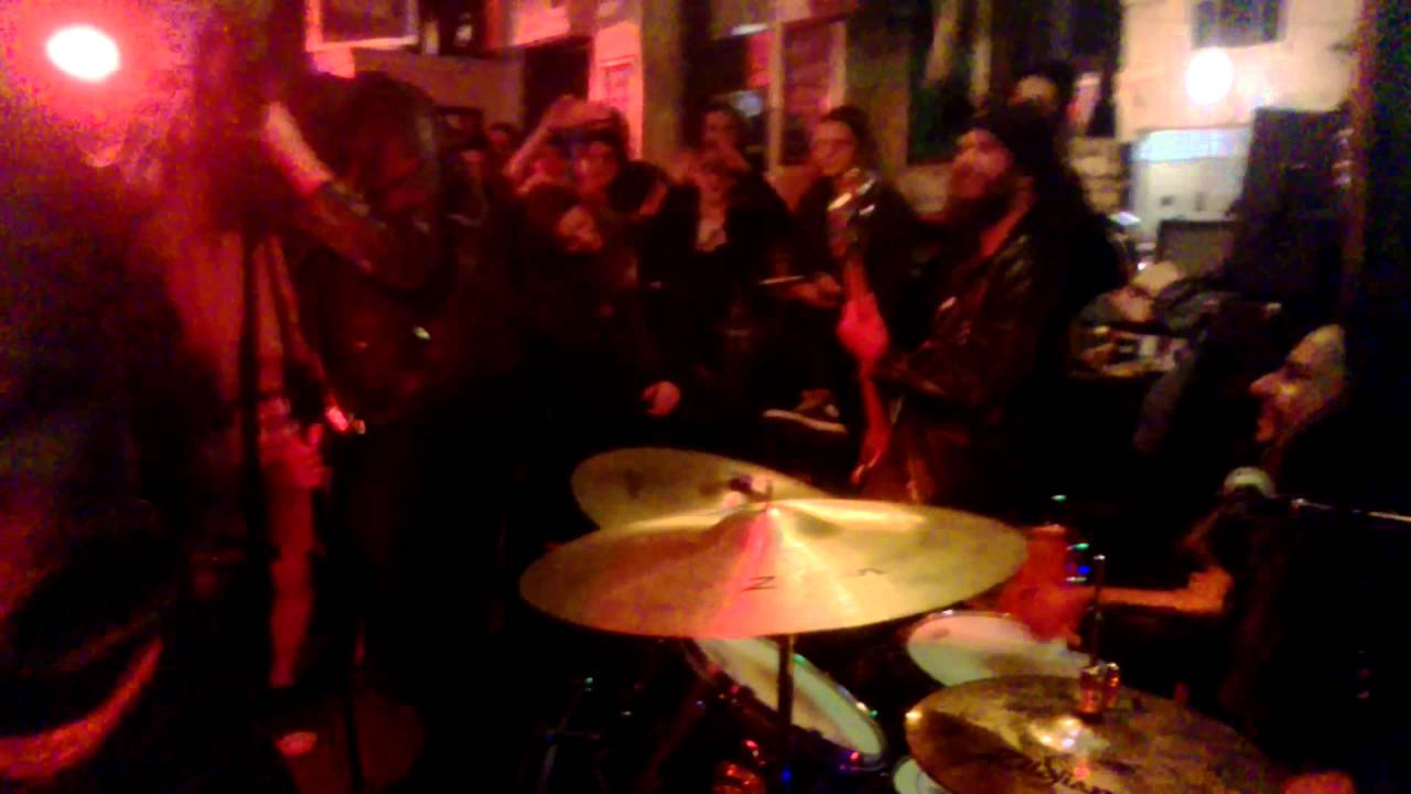 Grim Rhythm - Bonzo Goes To Bitburg (Live at Tote Front Bar)