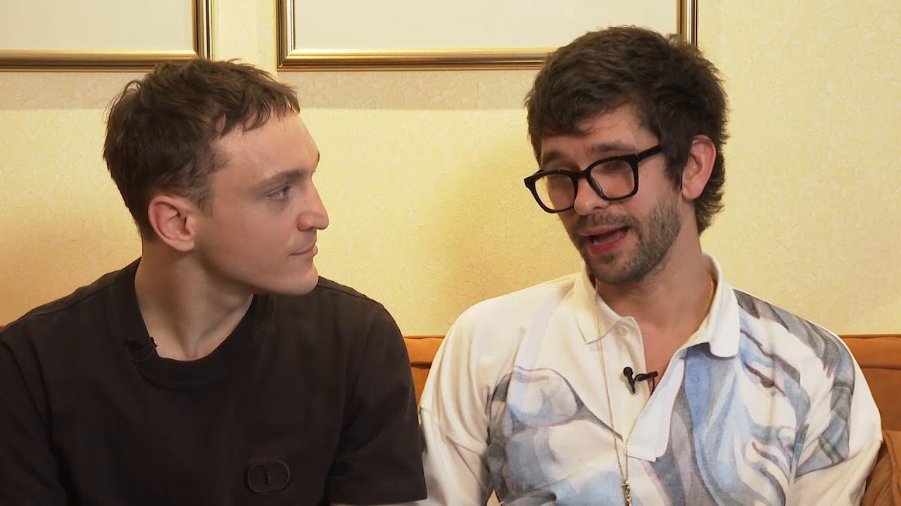 Voice of 'Paddington' Ben Whishaw waxes lyrical about everyone's favorite bear to his 'Passages' co-