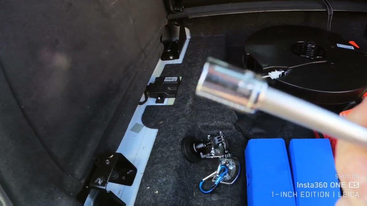 Bordsteintuning - Einbau Active Sound Modul von BBM in Audi SQ5 8r