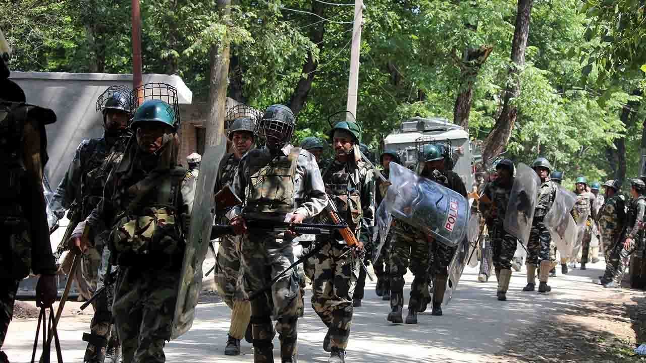 Indian police accuse Pakistani army of opening fire at weekend