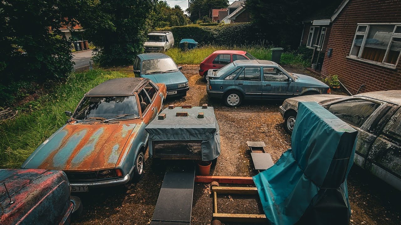 ABANDONED Ford GRAVEYARD You Will Not BELIEVE Whats In The GARAGE | IMSTOKZE 🇬🇧