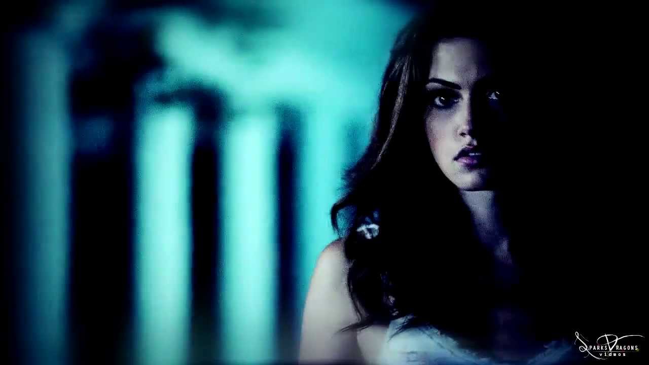 ✗ klaus & hayley | zombie
