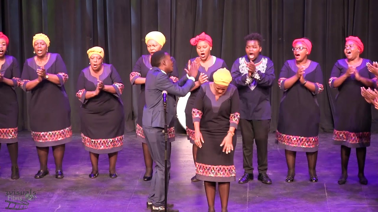 ST MICHAEL CHURCH CHOIR -  Hake hopola wena (live at Soweto Theatre)