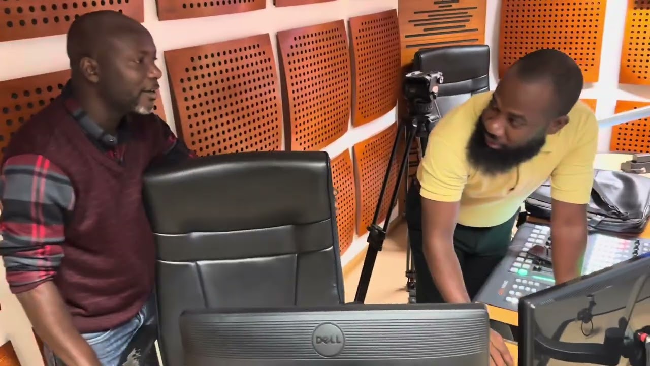 Miguel Neto filma edição de áudio para o BATUKE 