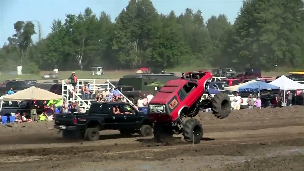 Wow!!!! Super cars!!!! Super cars in action)))