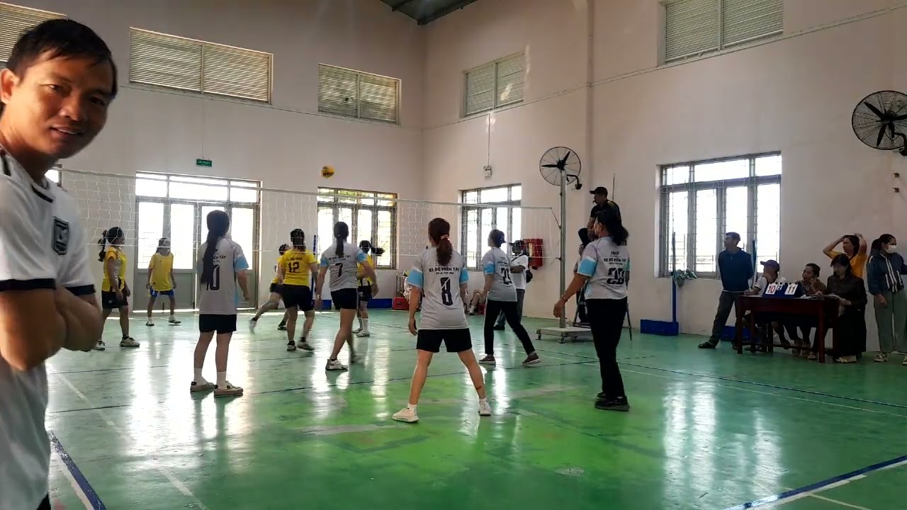 🎉 E Sống hướng nội mà hội nào cũng có 💞