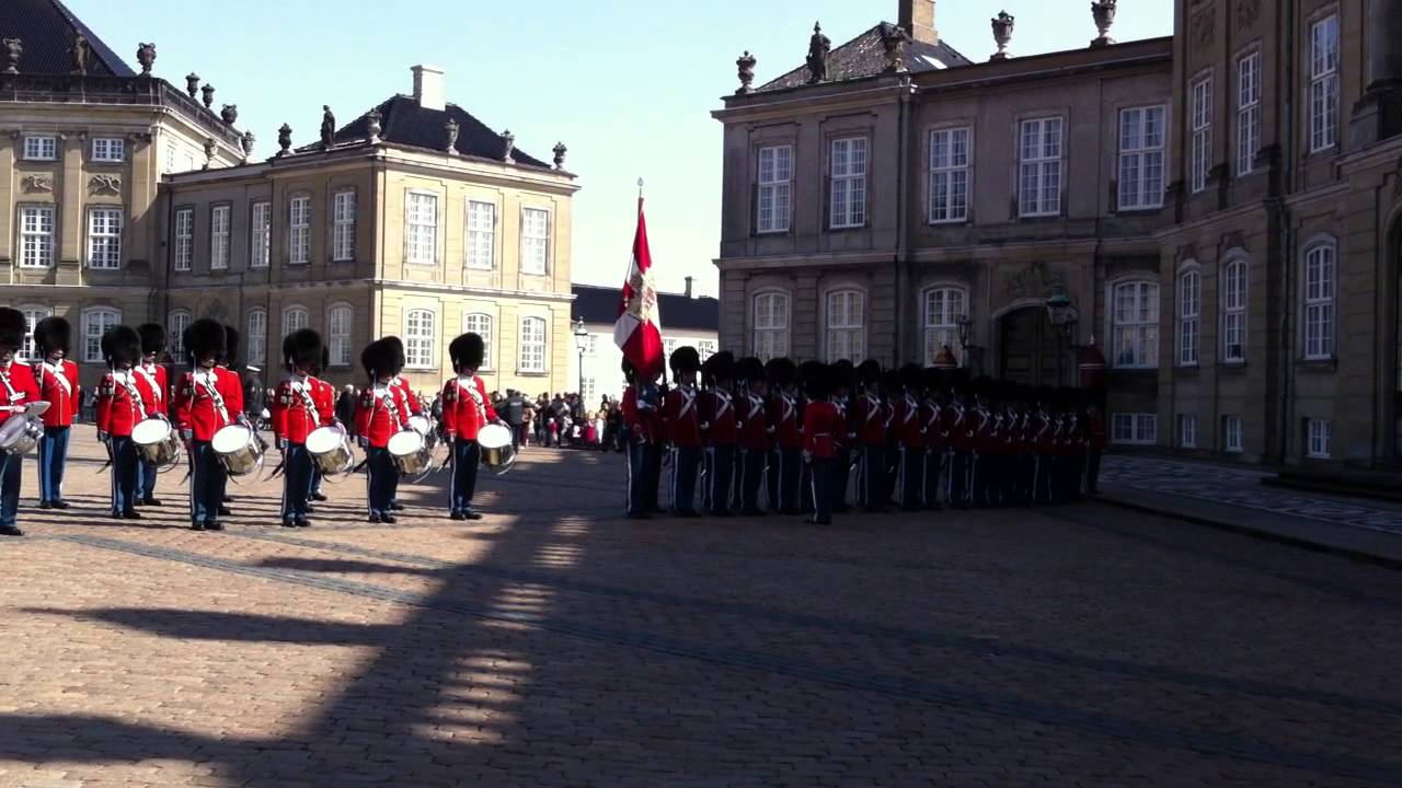Den Kongelige Livgarde - Dronningens 73 års fødselsdag 16-04-2013