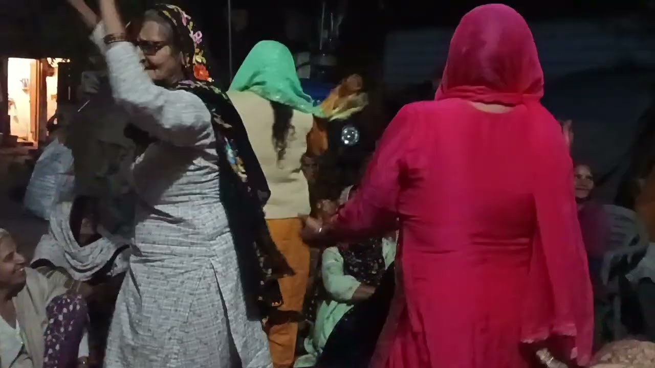 किशोरी के बेटे ईश्वर का पोता होने की खुशी में बहन नो तोड़ कर दिया#