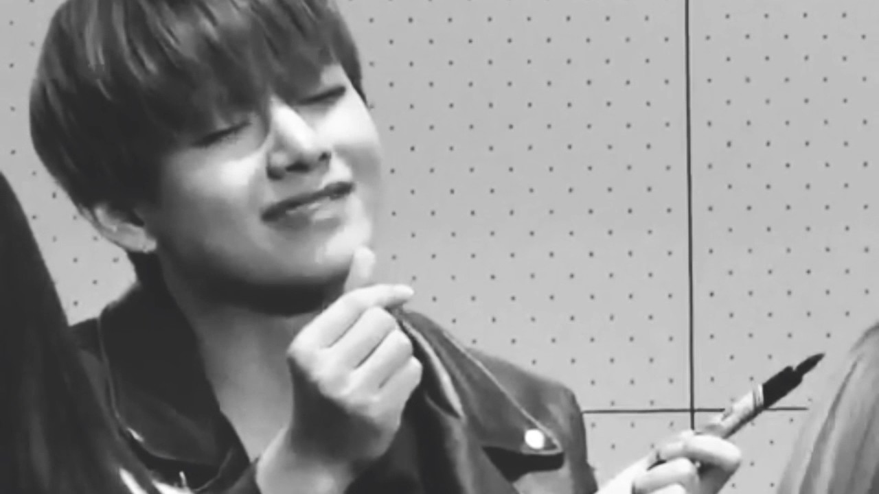 KIM TAEHYUNG ; sad song