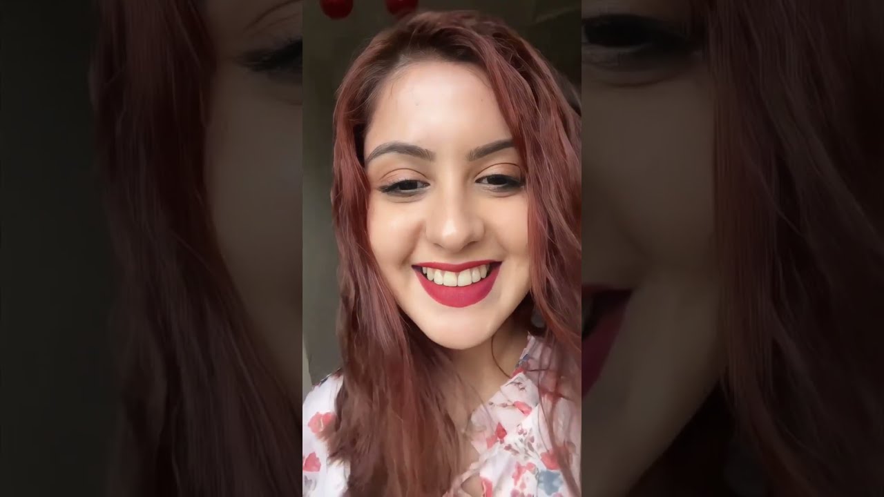 Tunisha Sharma Instagram Live Enhanced Video