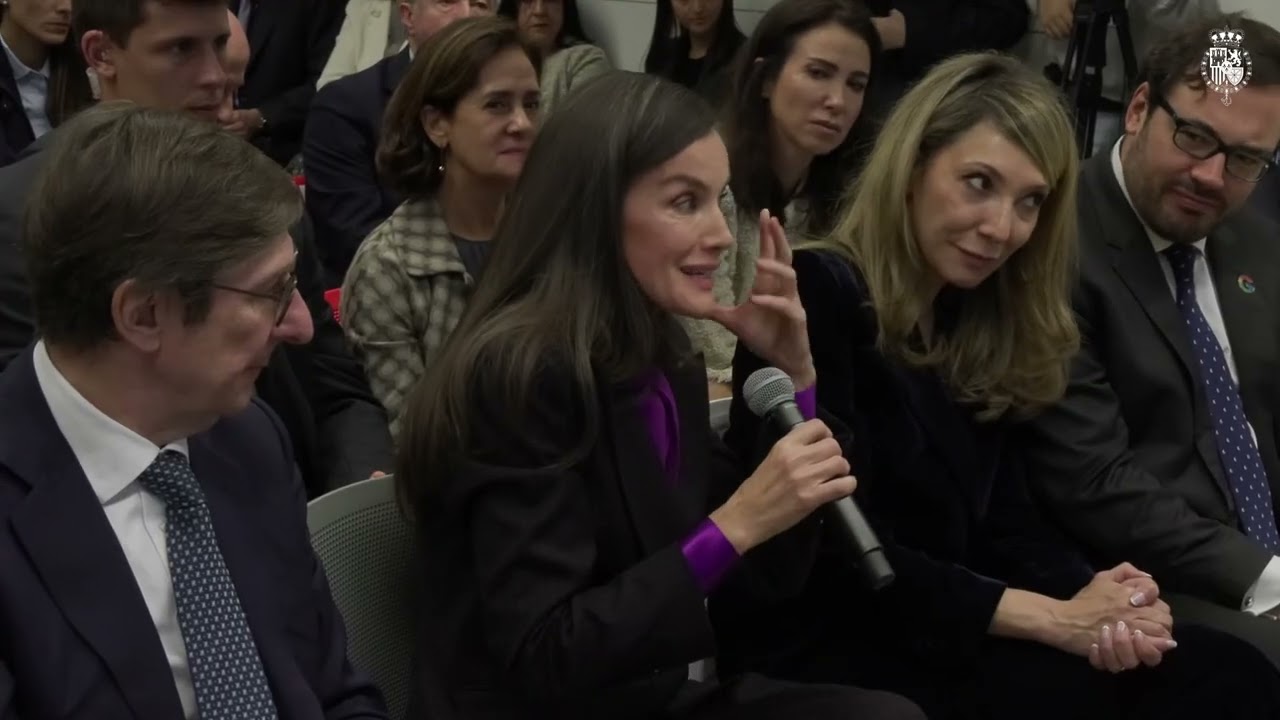 Reunión del Patronato de la Fundación FAD Juventud, presidida por Su Majestad la Reina