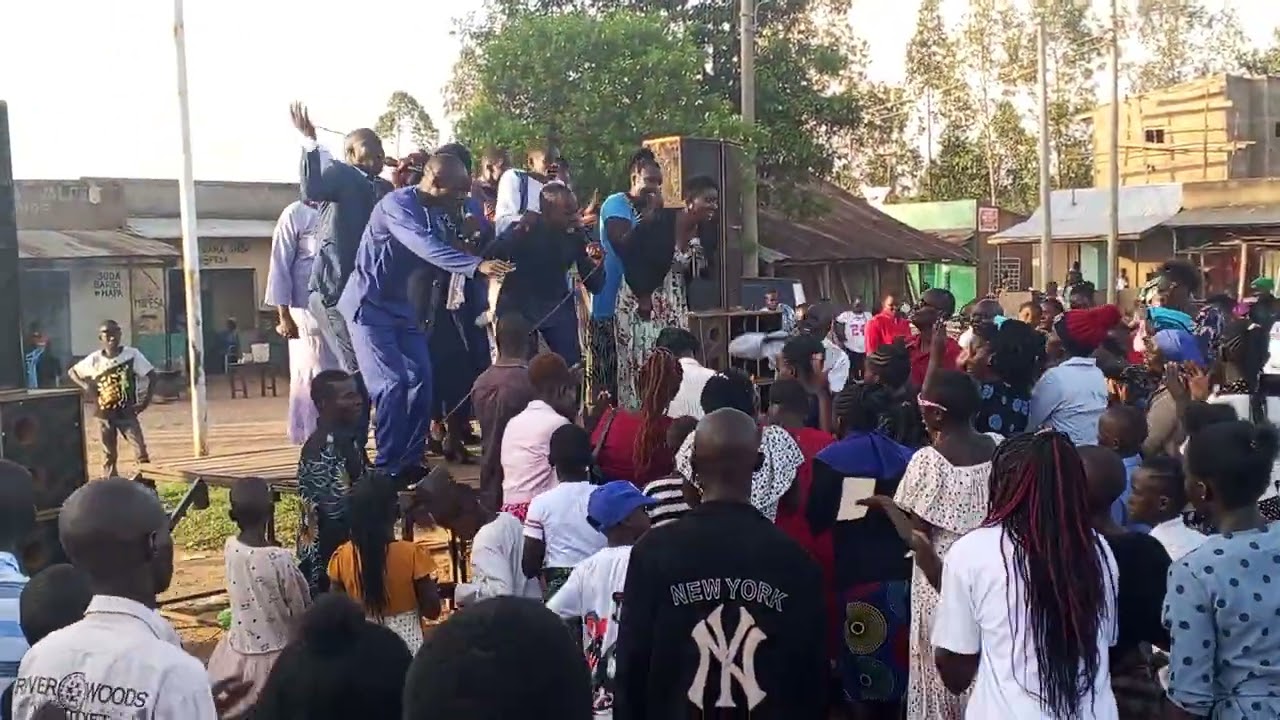 Jalogo ministering at Kokwanyo kochola market 12/2025