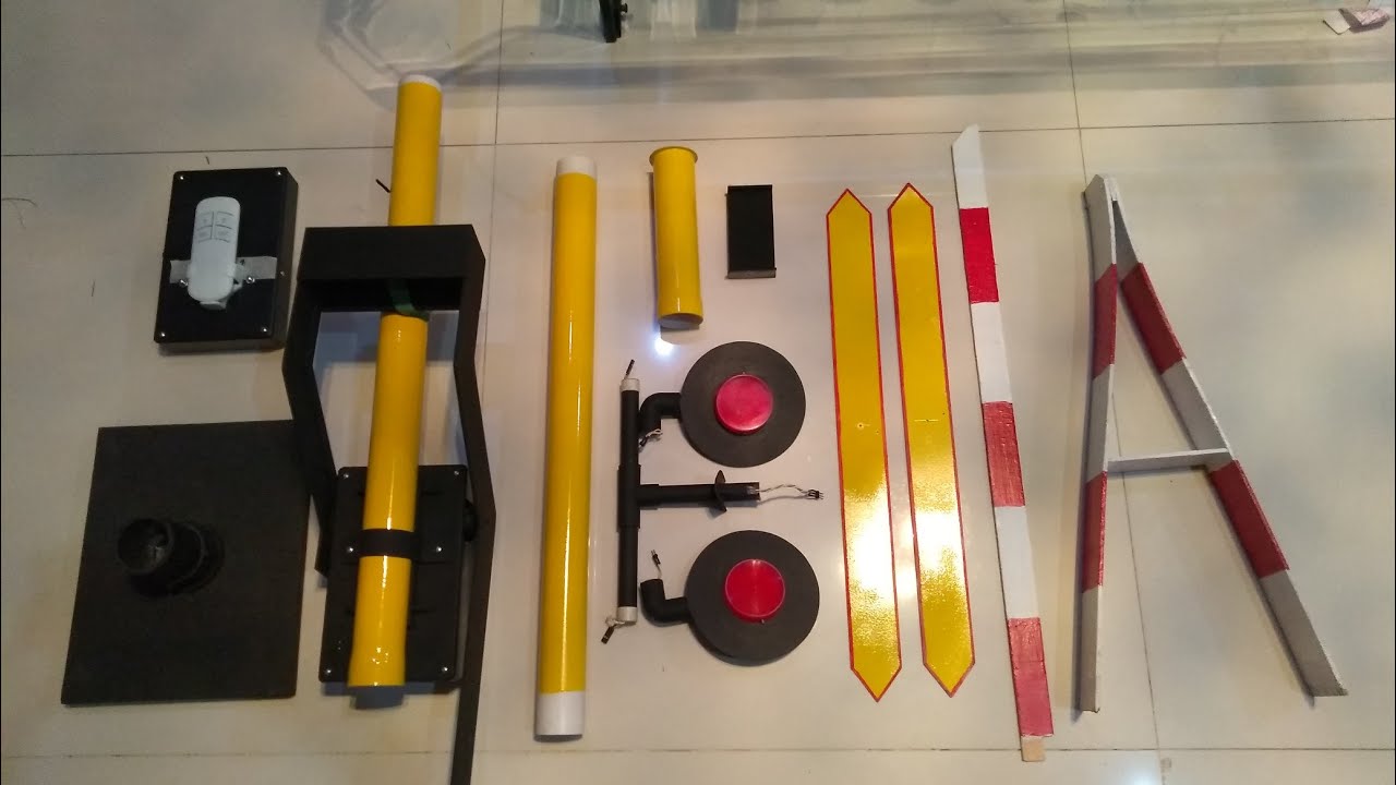 Perakitan palang kereta api skala 1:2