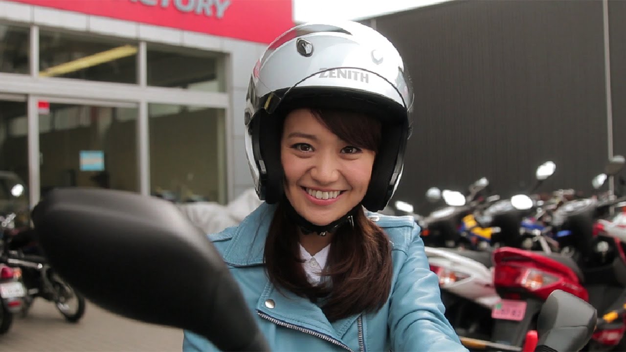 大島優子、バイクで初の公道走行へ！　WEB動画「トリシティ、納車！」編
