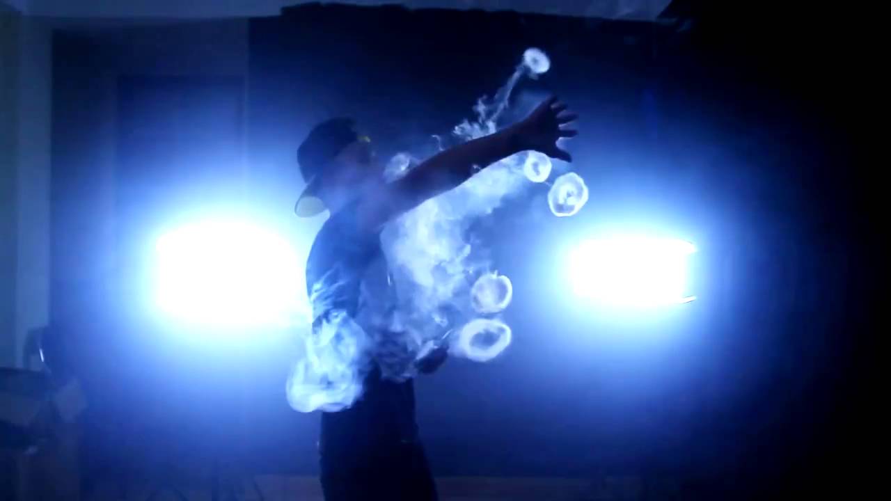 New best smoke tricks by Huy Hips (Nhả Kh&oacute;i Nghệ Thuật)
