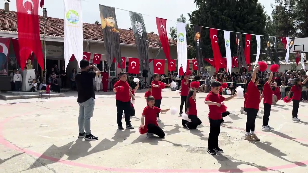 Güzel günler göreceğiz 23 Nisan gösterisi
