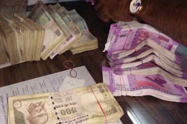 Black money sieze continues; Post demonetisation Rs 316 cr recovered across India