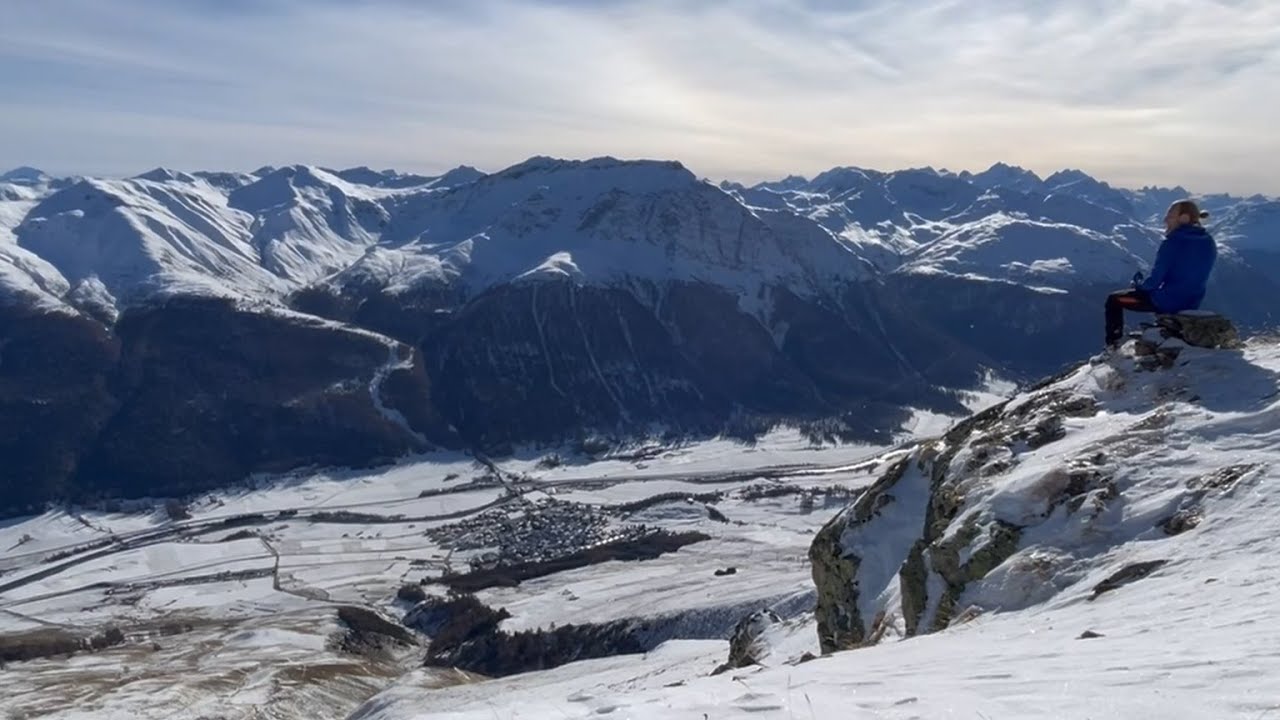 Start bei Rückenwind im Tiefschnee (Engadin)