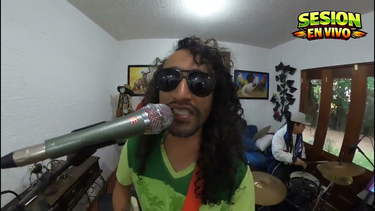 Lo Tengo Todo - Moco y los Flamboyantes