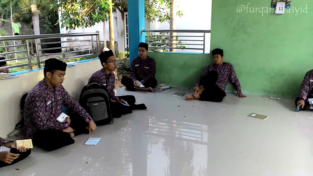 SANTRI RIAB MENGHAFAL MATAN TUHFATUL ATHFAL TAJWID